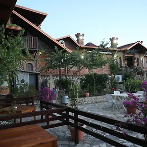Keshtjella Syni Zi - Bujtine 3* Shëngjin