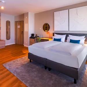 Ramada Encore By Wyndham Messe 3* Mnichov